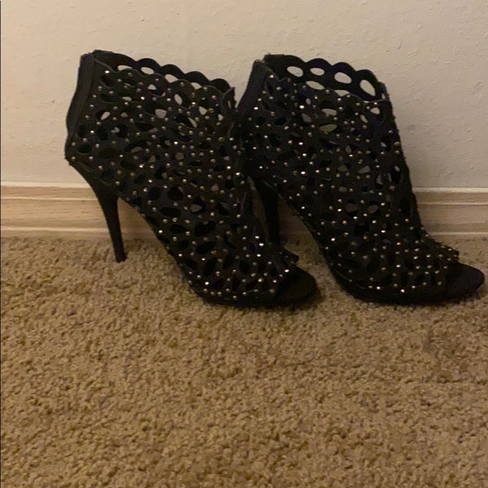 Zigi soho black jeweled open toe heels
